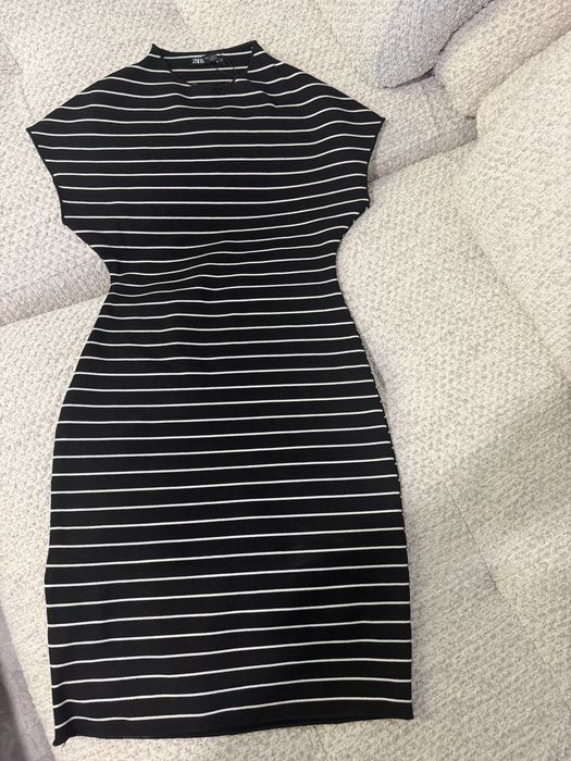 Топове, бюстиета, бодита ,блузи, потници, рокли Zara, LeGer, About you, Bershka, Nikole collection,Evis