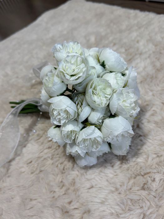 Buchet de bujori artificiali