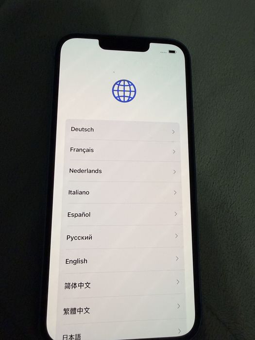 Iphone 13, кабел за зареждане и кейс