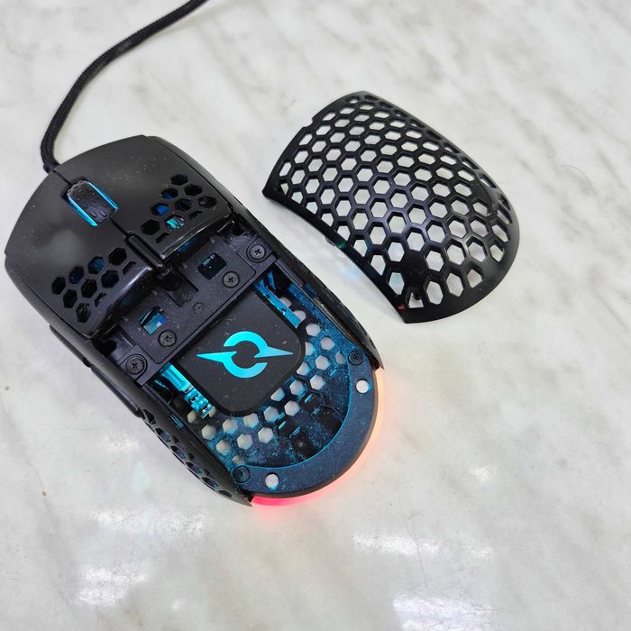 Mouse Gaming Aqirys Doradus, 12000 dpi, Iluminare RGB, Negru Zeus Amanet Militari