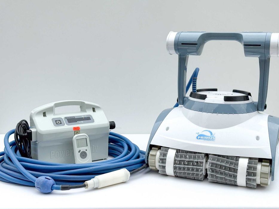 Robot curățare piscină Dolphin Master M5