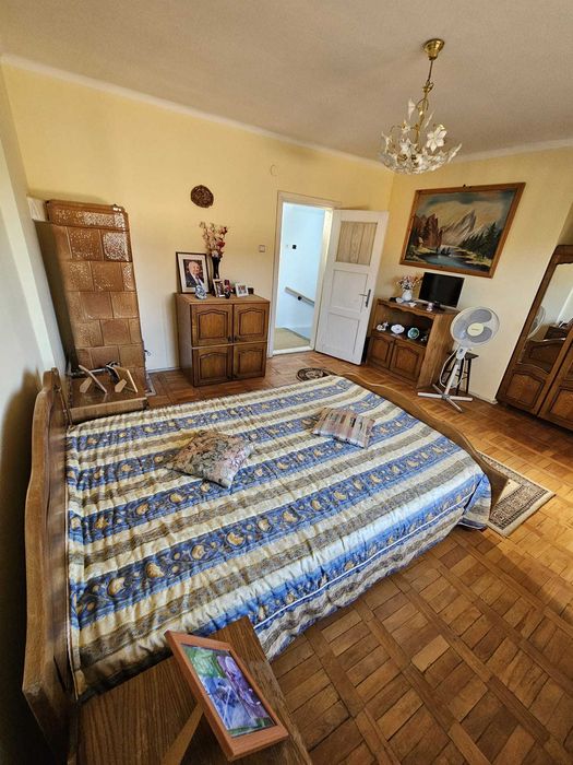 Casă renovată pe exterior, cu curte și grădină – Câmpia Turzii