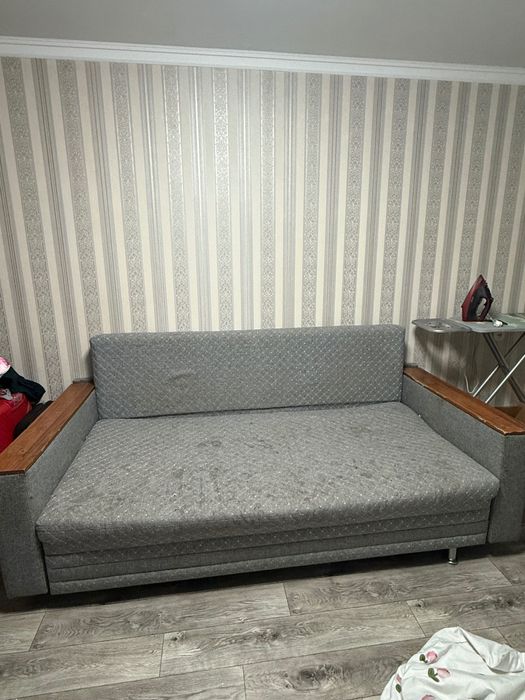 Бесплатно отдам диван