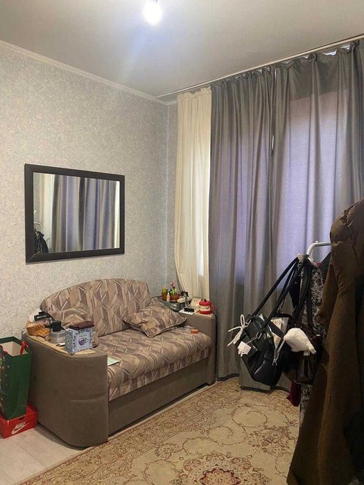 Продаётся 3-комнатная квартира 103-серии в 8 мкр. Этаж 4/5. Автономка.