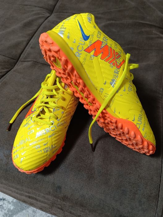 Бутсы.     продам