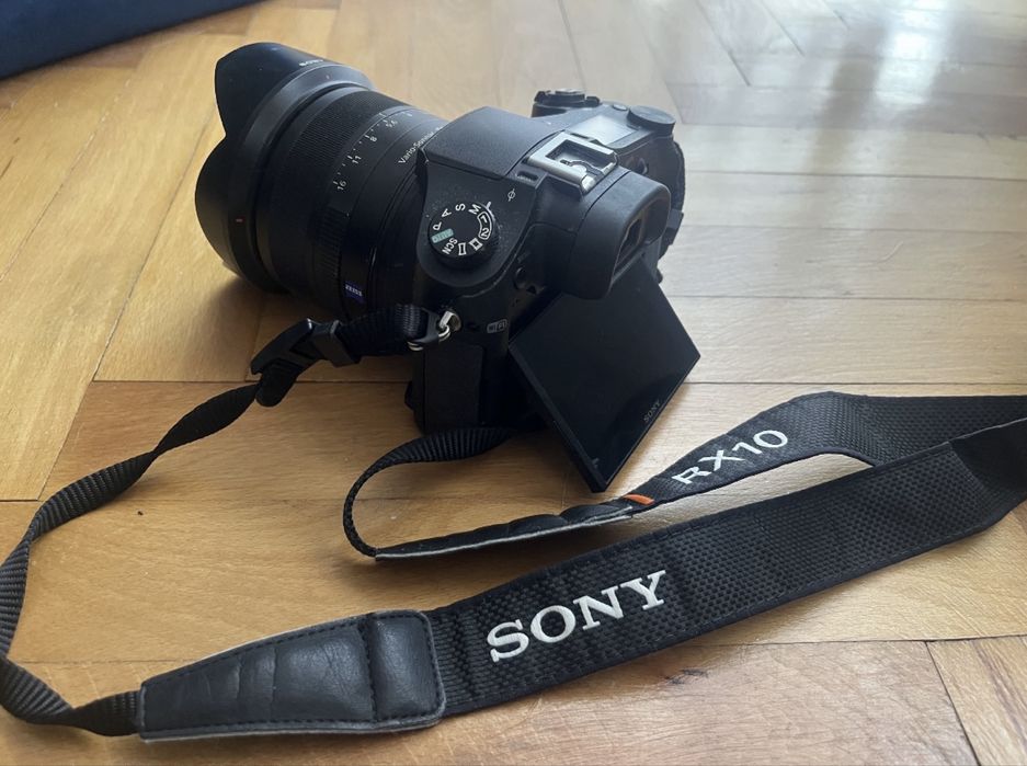 Vând aparat foto Sony Cyber-shot DSC-RX10 – stare foarte bună