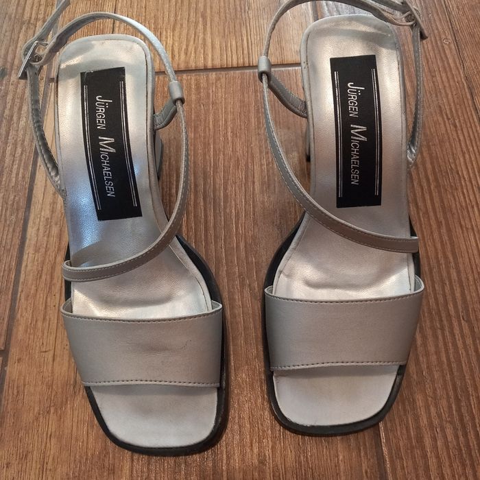 Сандали с    ток