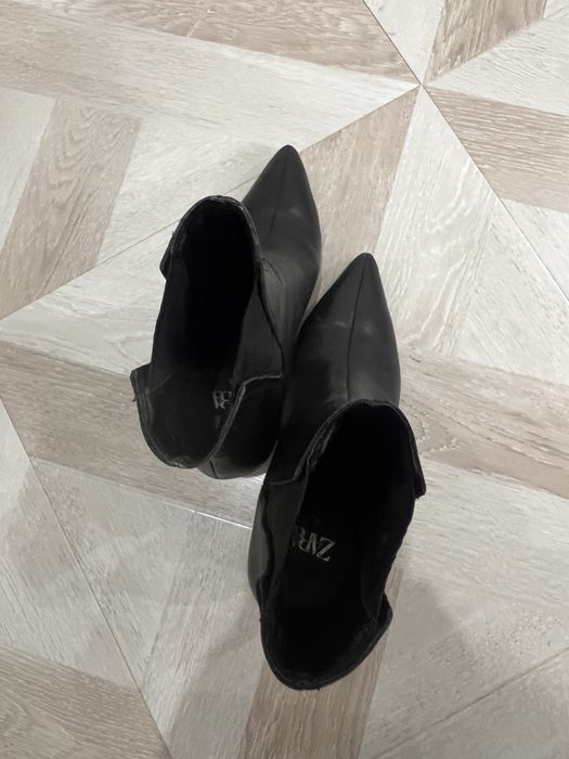 Продам полусапожки. Zara