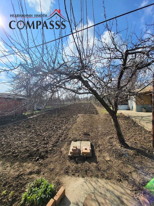 Къща с двор – ЦЕНТЪР, гр. Ген. Тошево – 61500евро!