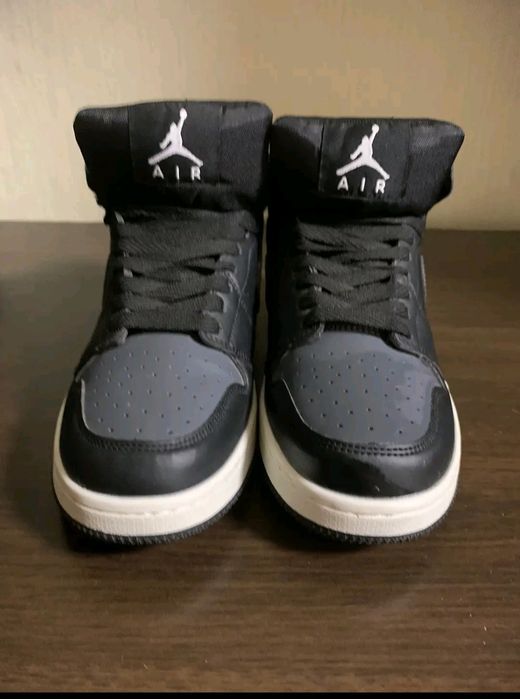 Кросовки на весну.Для мальчиков и девочек.оригинальные.39 размер.