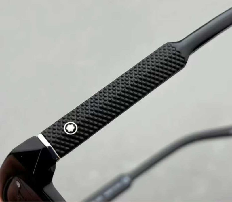 Солнцезащитные очки.