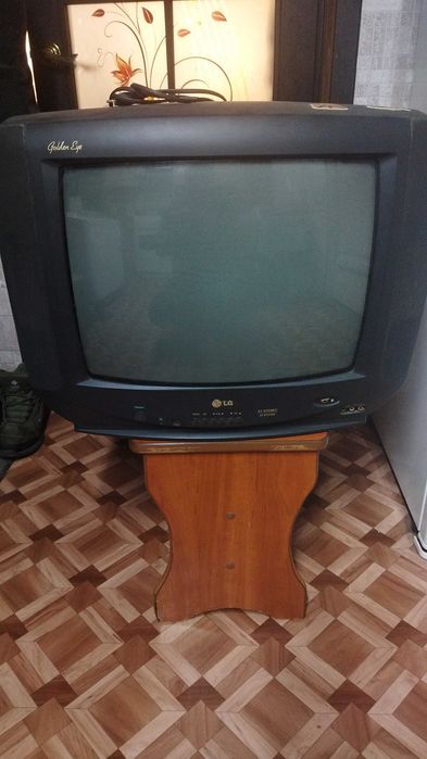 Телевизор Lg цветной