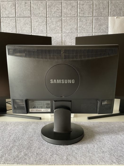 Монитор Samsung 943NW (19 дюймов)