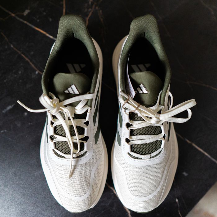 Новые оригинальные кроссовки Adidas All Day Essential (адидас)