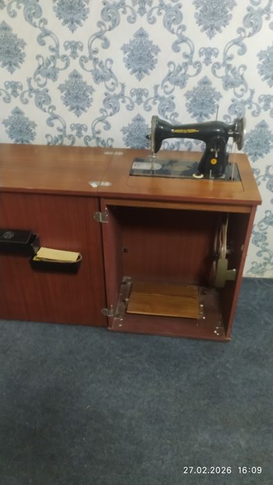 Швейная машинка Зингер