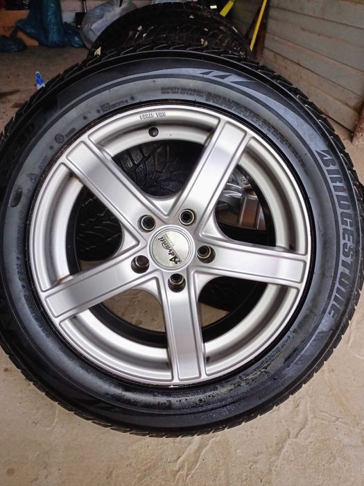 Vând jante R17  plus cauciucuri