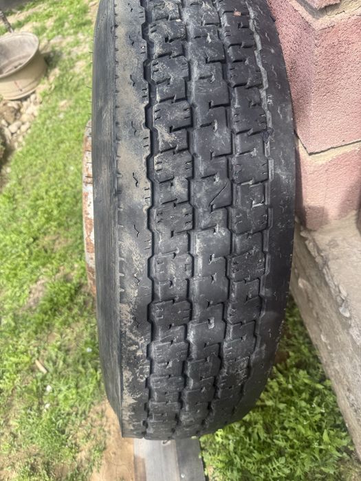 Шины на камаз в хорошем состояние