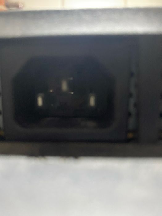 Продавам монитор на PHILIPS