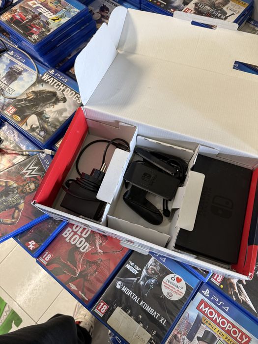 Nintendo Switch V2 Impecabil Cu Toate Accesoriile
