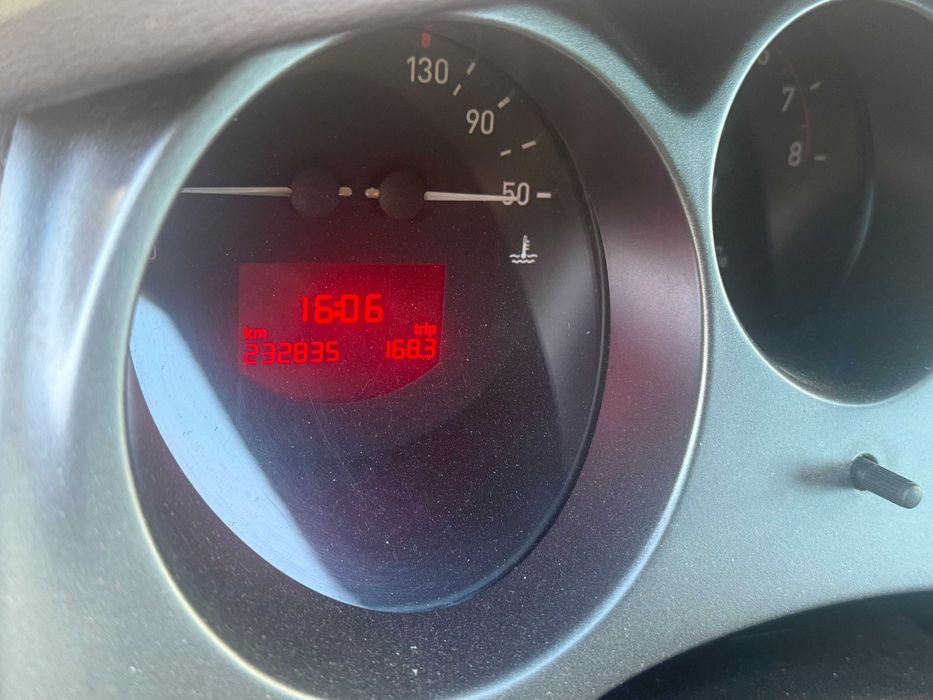 Seat Altea XL 1.6 бензин
