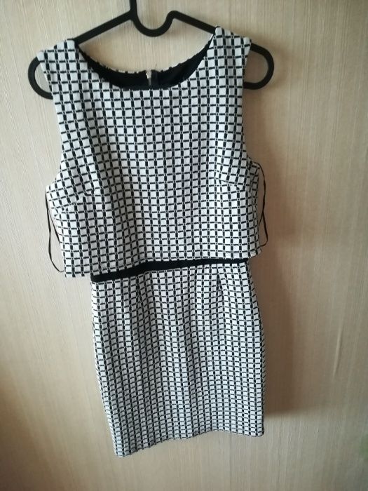 Рокли , рокля, различни цветове. Размер С и М