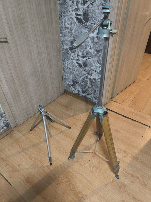 Продавам геодезически статив и лазерен нивелир