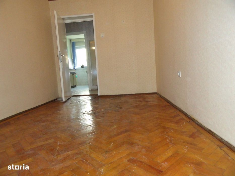 Apartament 3 camere conf. 1 parter inalt zona centrala, vad comercial