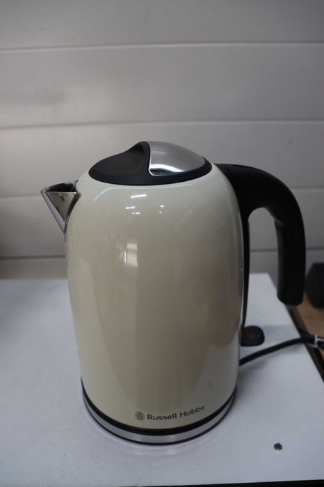 Електрическа кана Russell Hobbs 1.7л, 2400W, функция бързо затопляне