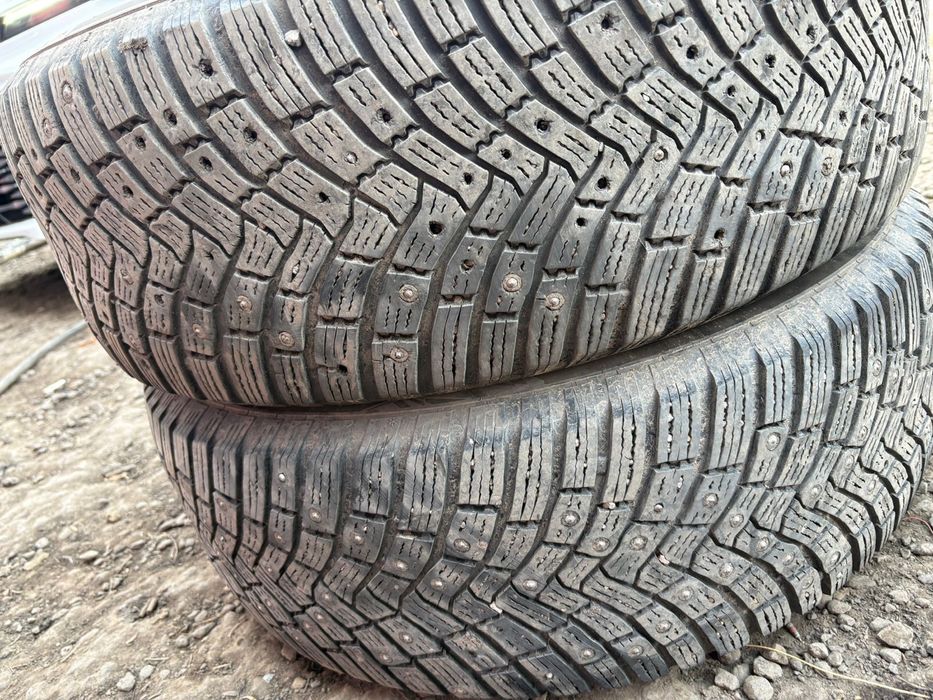 Зимние шины 235/60R18 T XL Continental. В хорошем состоянии.