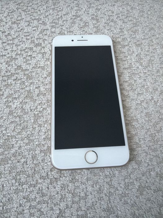 Iphone 7 без гаранция и е използвано много малко без зарядно