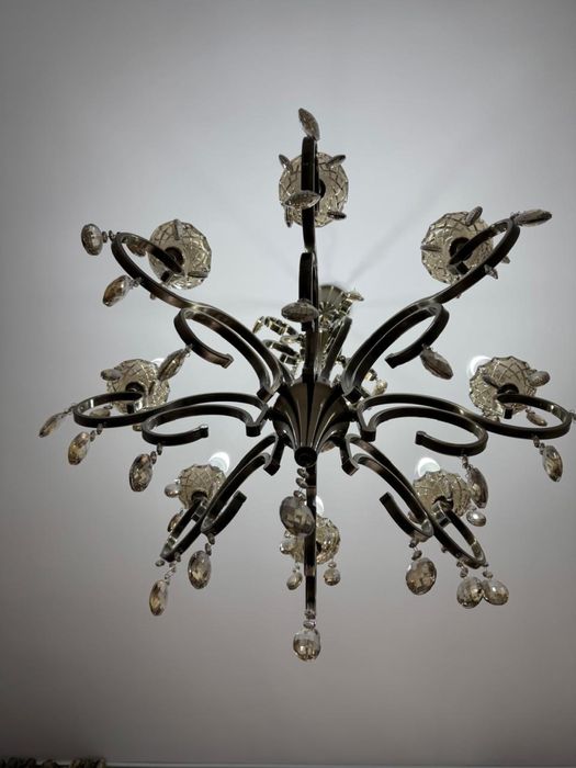 Продам люстру для гостиной