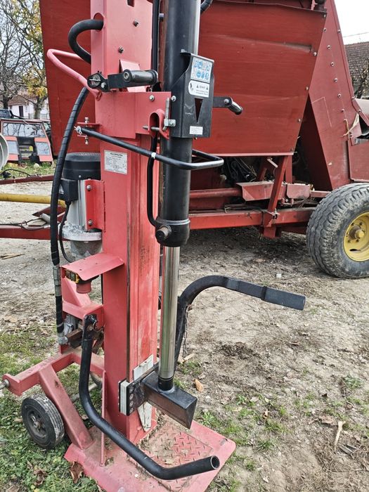 Crapător lemne hidraulic ,electric (crepator, despicator) 18  tone