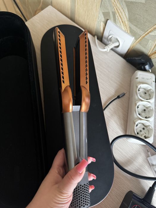 Продам Dyson фен - утюжок