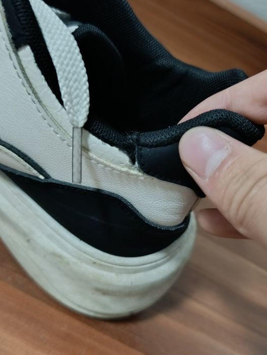 Качественные кроссовки