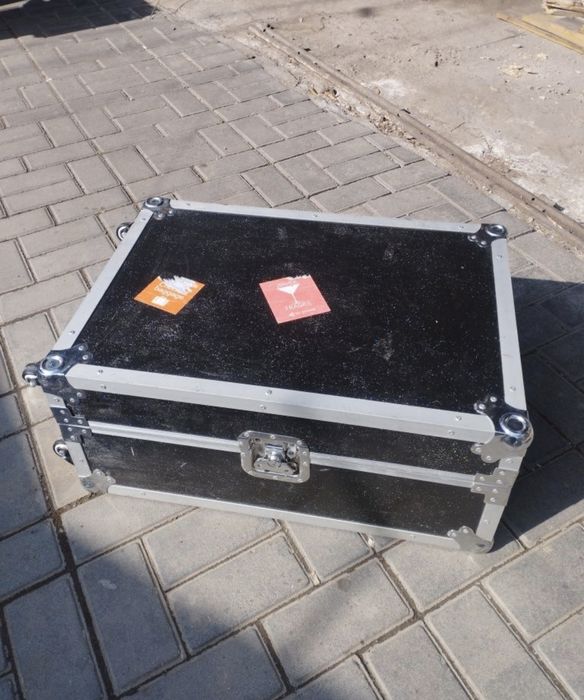 Чемодан, транспортировочный кейс