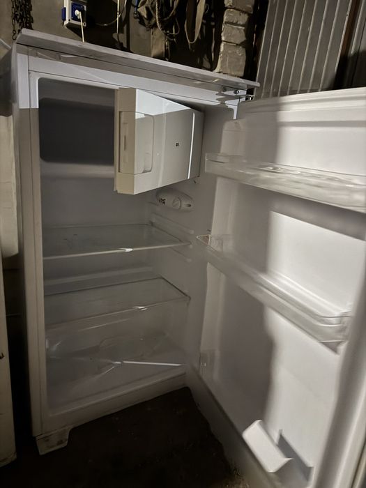 Frigider cu congelator 450 lei  marcă Germană Ofer Transport Gratuit
