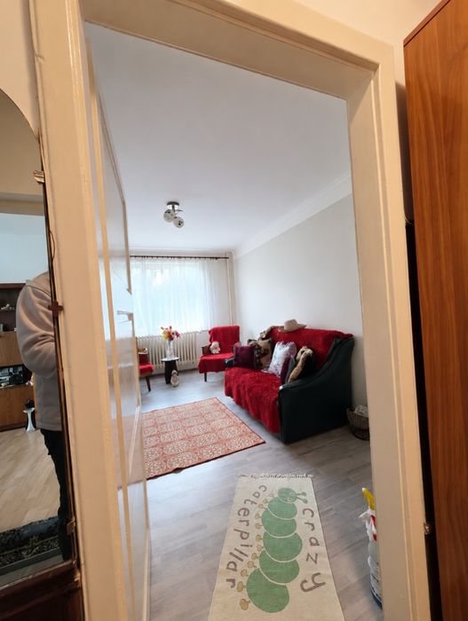 De vânzare Apartament 3 camere • Ștefan Luchian • Etajul 2 din 2 • Suprafață utilă 52,97mp + boxă 3,48mp • Necesită renovare • Preț ușor negociabil !
