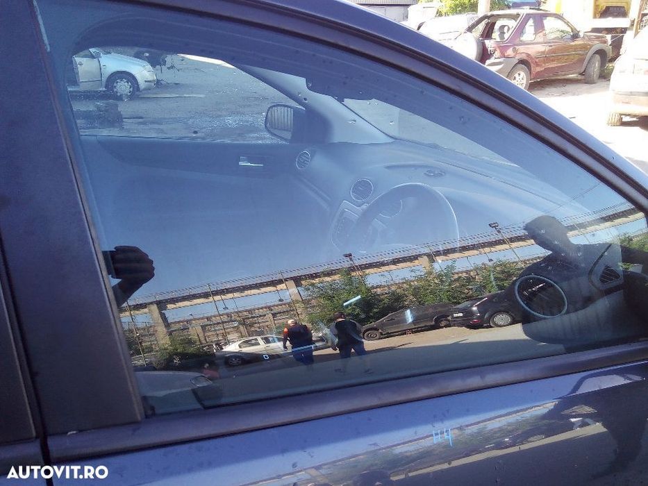 Geam / Sticla Usa / Portiera Dreapta Fata Ford Focus 2 2004 - 2012