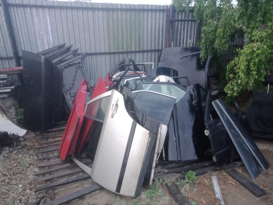 Запчасти Мерседес 190и124и202и210