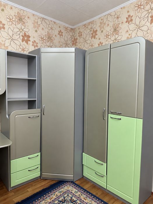 Продам гарнитур (шкаф)