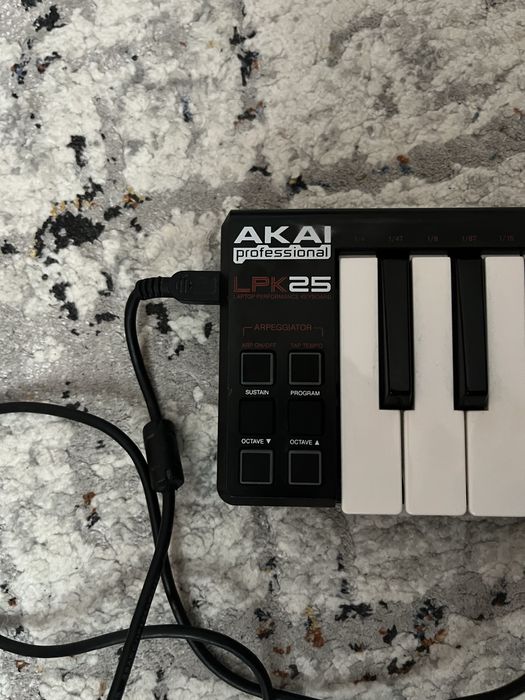 Clape Akai LPK25 cu USB