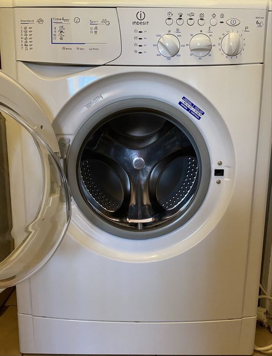 Masina de spalat INDESIT  WIXL 105