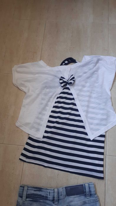 Къси дънкови панталонки с блузка