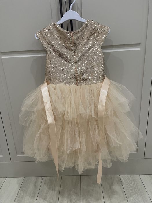 Бальное платье на 4-5 лет