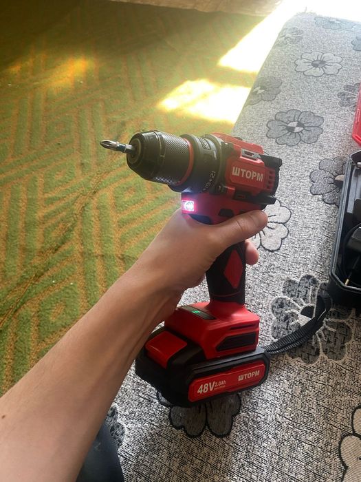 Шуруповерт  акамуляторный