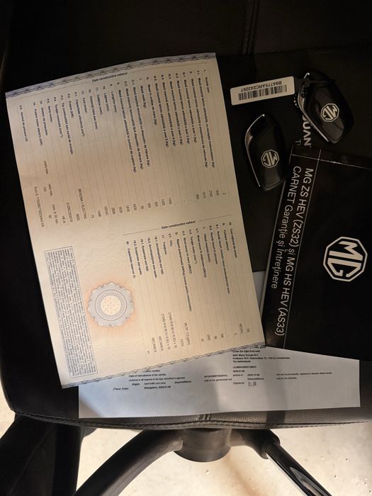 MG ZS 2025 1800 KM automat 1.5 HIBRID+ usor avariat / avariate