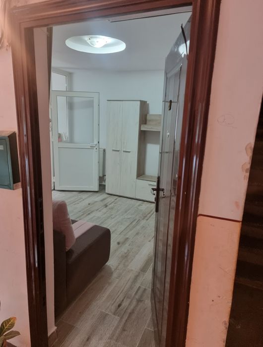 Inchiriez garsoniera 20 mp parter, ultracentral, in mun. Beius.