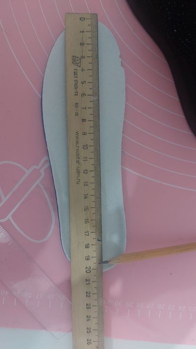 Продам новые кроссовки