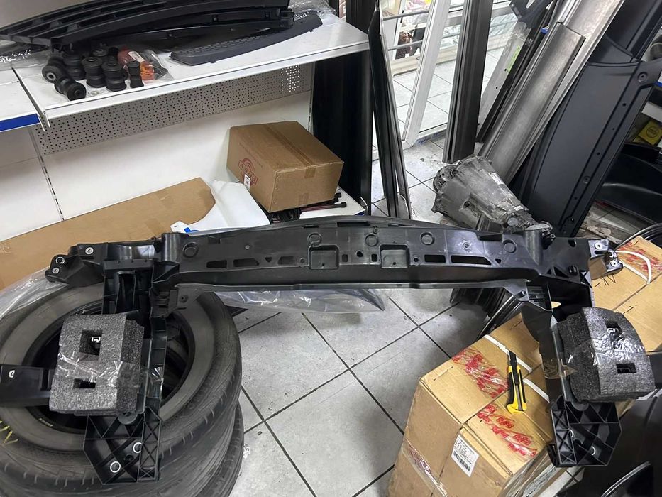 передний телевизор  Mercedes Sprinter 907 кузов