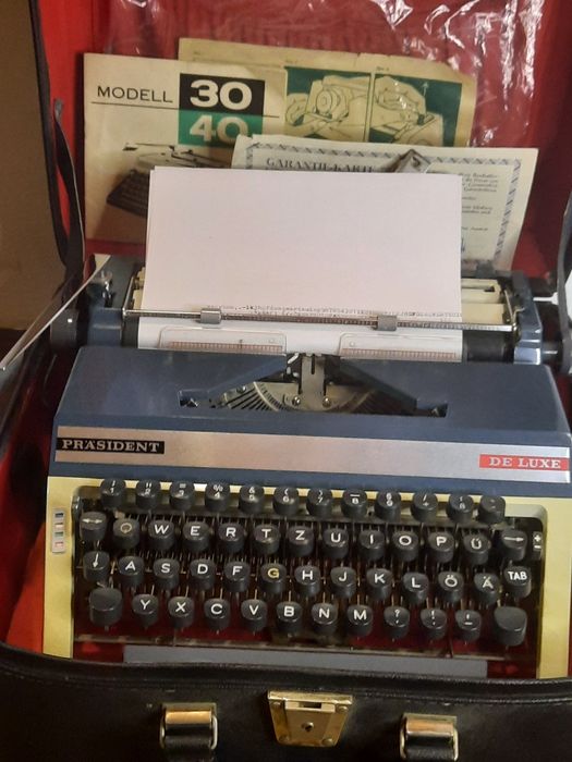 Mașină de scris Prasident de Luxe impecabilă
